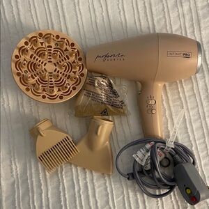 Infinity Pro Conair iconic ceramic hairdryer